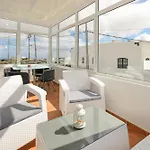 Ye Apartment *